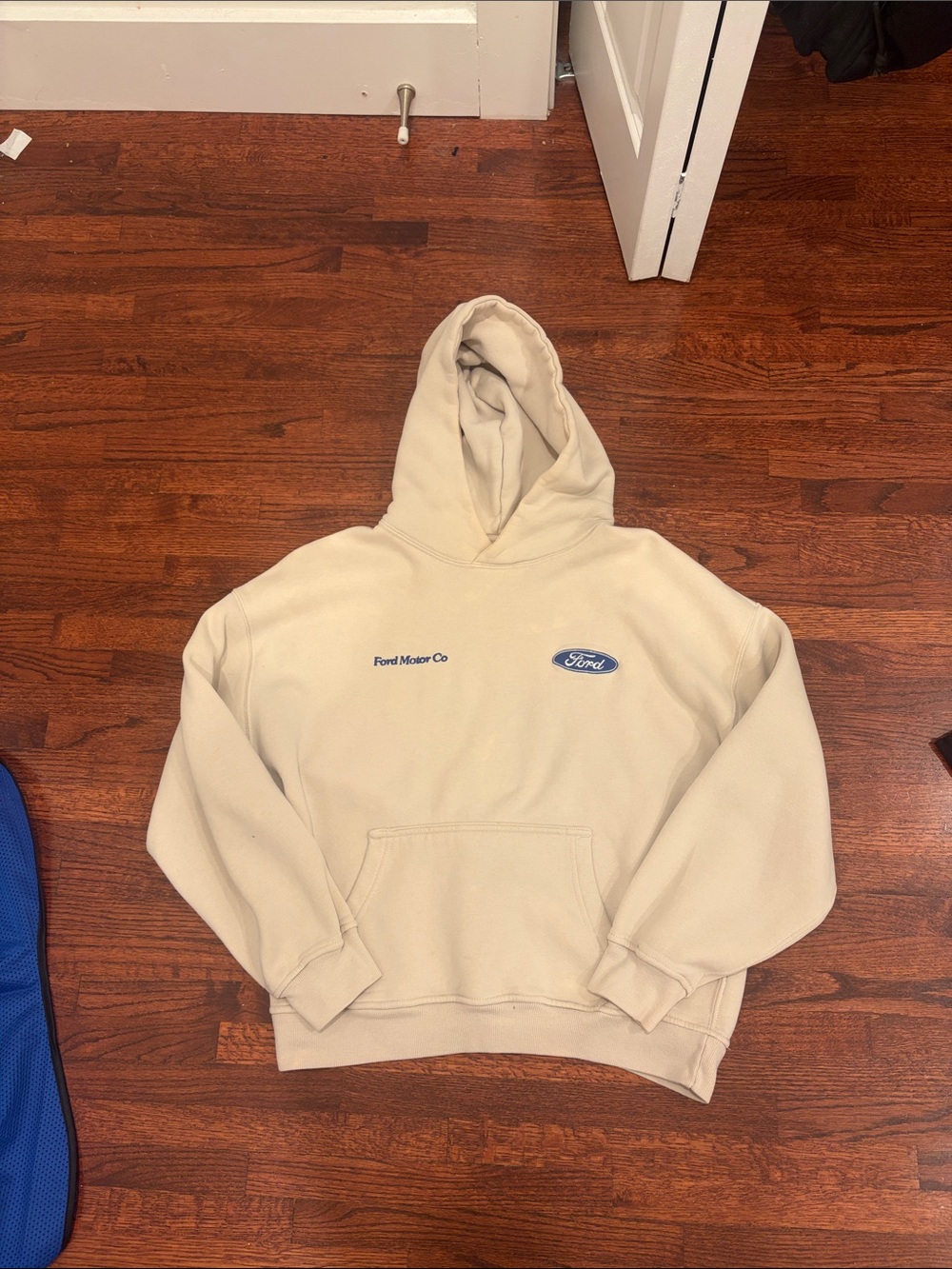 Ambercrombie & Fitch mens cream Ford hoodie